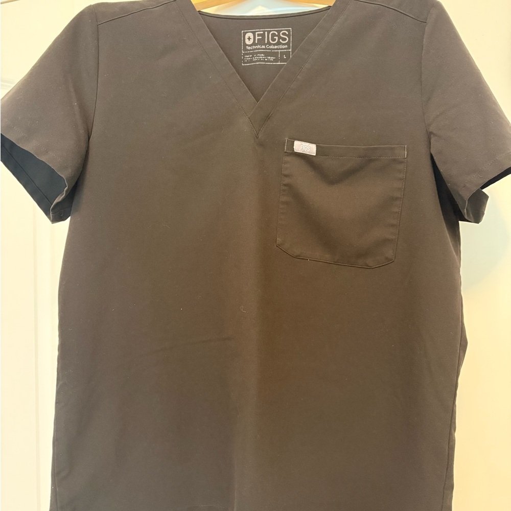 FIGS Woman’s Catarina Black Short-Sleeve V-Neck Scrub Shirt Large
